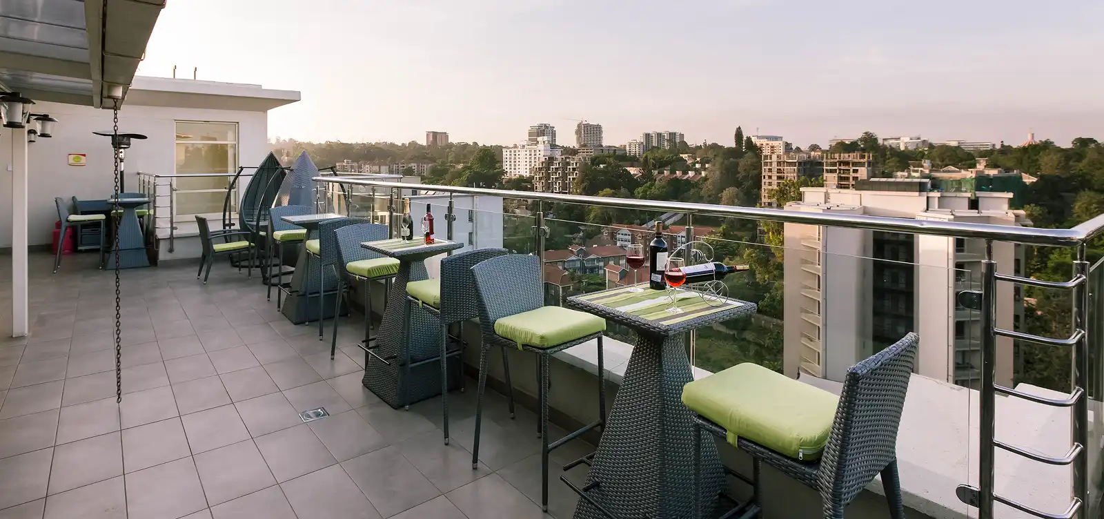the-grove-restaurant-terrace